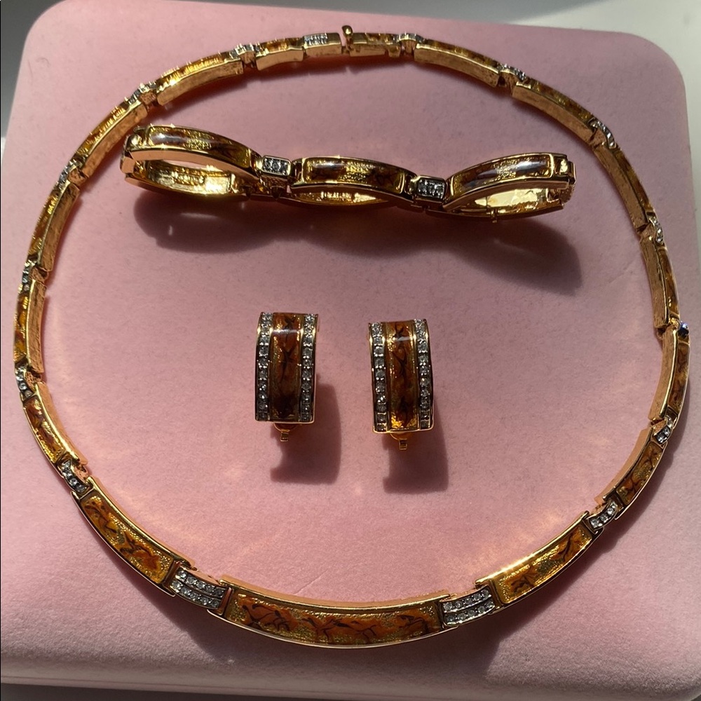 Swarovski-style Gold-brown tone Necklace Set with Crystal Accents! NEW!